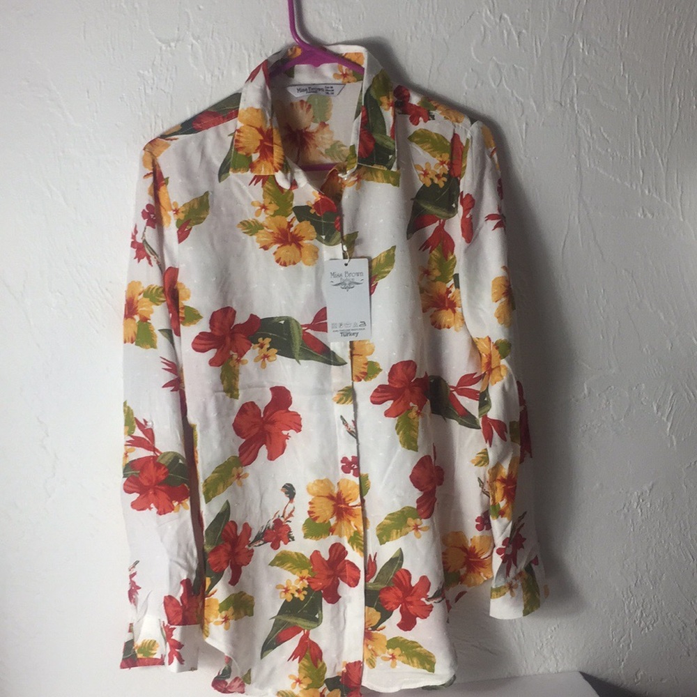 NWT: Miss Brown women’s flower pattern shirt